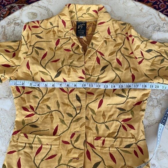 Itzyu Natural Clothing Cotton Floral Embroidered Jacket Made in BC - Picture 10 of 12
